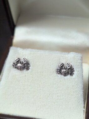 Crisson new in box sterling silver crab earrings